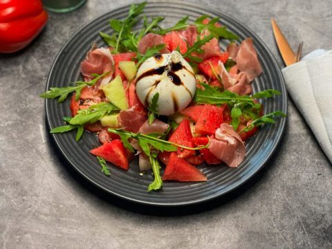 Burrata mit Melone,Tomate und Prosciutto crudo